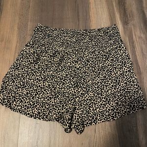 Flowey beach cover up shorts, size M